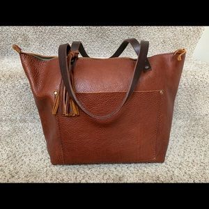 PLG premium nutmeg large zip tote